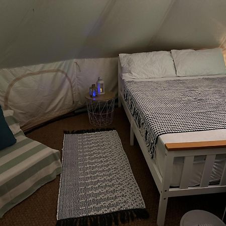 Spacious Bell Tent At Herigerbi Park Lincolnshire Villa Grantham Eksteriør bilde