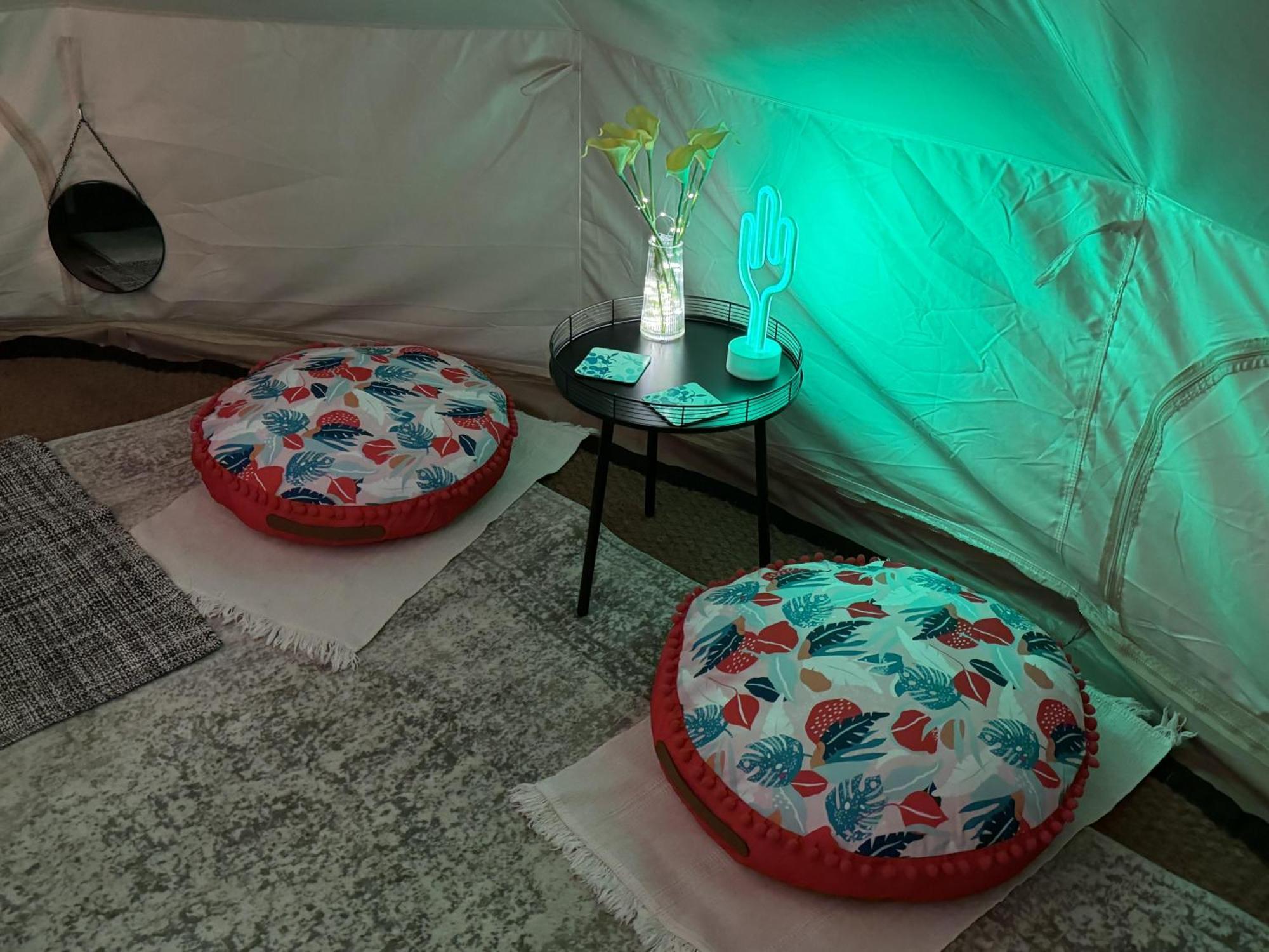 Spacious Bell Tent At Herigerbi Park Lincolnshire Villa Grantham Eksteriør bilde