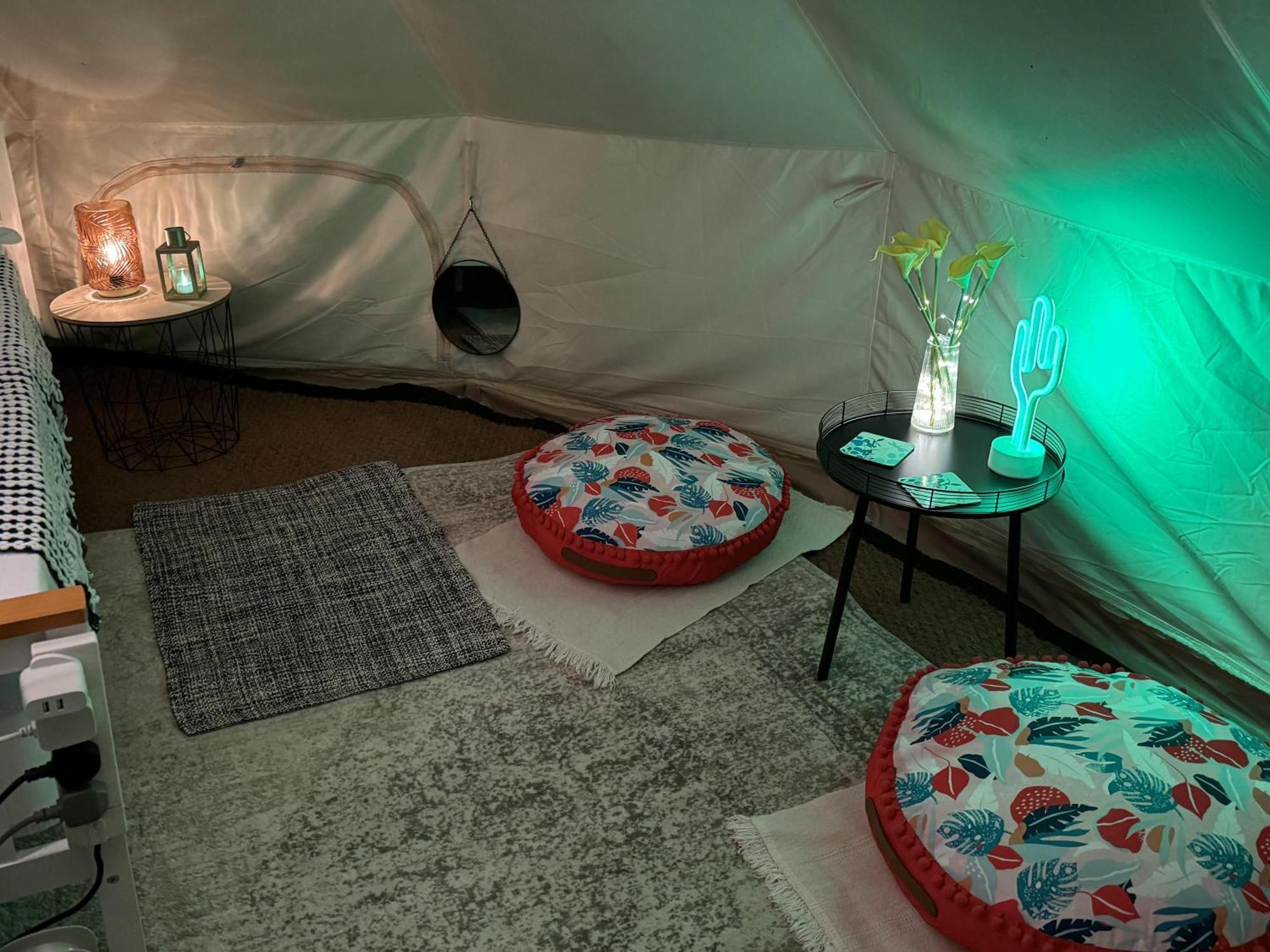 Spacious Bell Tent At Herigerbi Park Lincolnshire Villa Grantham Eksteriør bilde